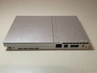 PlayStation 2 Slim Silver + 4 hry + gamepad + memory card - 8
