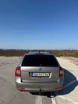 Škoda Octavia 2.0 TDI DSG combi - 8