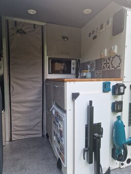 Renault Master Campervan - 8