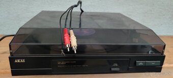 Gramofón AKAI - 8