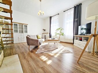 Mestský DOM so záhradou 807 m², 2x kúpeľňa, klíma / Orechová - 8