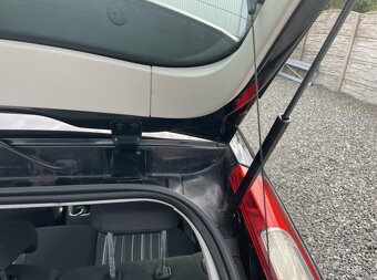 Ford Focus 1.6i 16V 100PS LPG HATCHBACK - 8