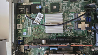 Server DELL PowerEdge R220 s i3 4. generácie - 8