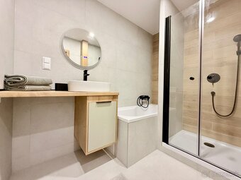 KUZMÁNYHO - KARPATSKÁ 3 IZBOVÝ LUXUSNÝ MODERNÝ BYT 71 M2 V - 8
