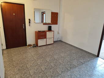 Nájom 3i bytu s balkónom a pekným výhľadom v Novej Bani - 8