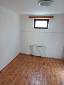 Predaj  domu s veľkým pozemkom - 8