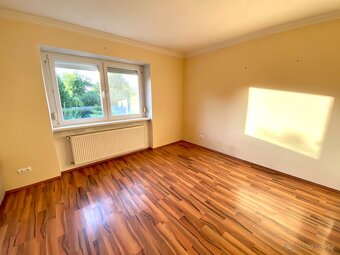 Predaj- 4 izbový dom s krásnou záhradou, Šurany - 8