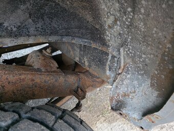 Mitsubishi Pajero 2.8td - 8