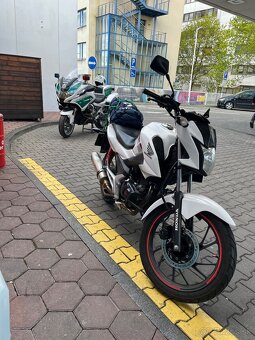 Honda CB125F - 8