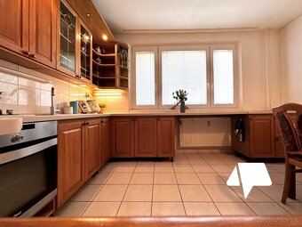 Predaj, priestranný 4-izbový byt s balkónom + pivnica, Nitra - 8
