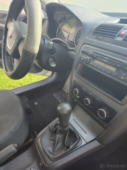 Skoda Octavia 1.4MPI 2010 Facelift - 8