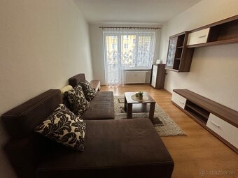 Na prenájom krásn zariadený 2 izbový byt s balkónom v centre - 8