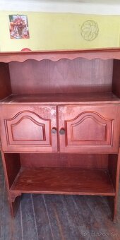 Stôl kuch.skrinky,stoličky,botnik - 8