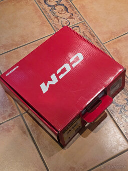 Predám korčule CCM Tacks AS-560, veľkosť 8 (43) - 8