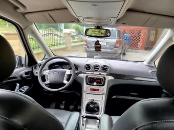 Ford Galaxy - 8
