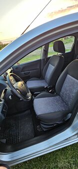 FORD FIESTA 1,4 - 8