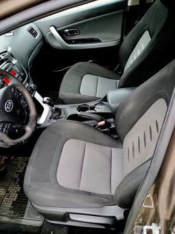 Predám Kia ceed 1,4 benzín 73kW 2014 - 8