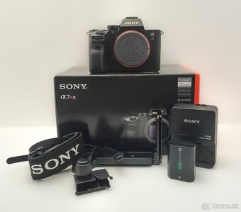 Sony Alpha A7R III - 8