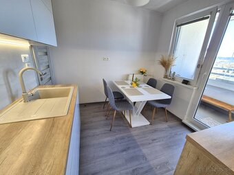 Krásny 3-izbový byt s loggiou / 68 m2 / - Bytča - 8