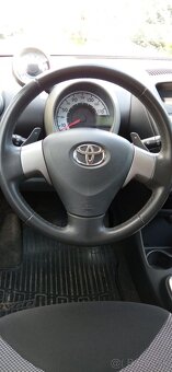 Predam Toyota Aygo r.v.2013 automat - 8