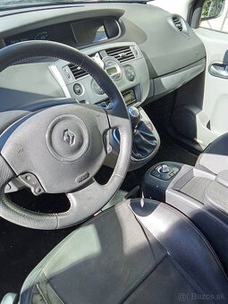 Renault Grand Scénic - 8