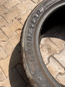 285/40R21 Good Year letne - 8