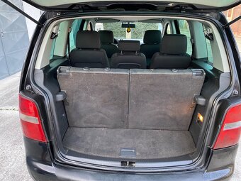 Volkswagen Touran 2.0 TDi 103Kw - 8