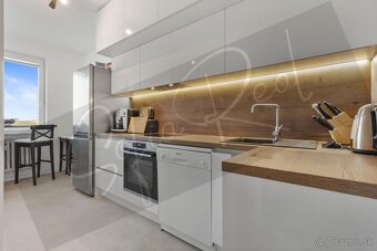 PRENÁJOM: 3 izbový byt; samostatné izby; loggia, Petržalka - 8