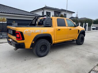 DODGE RAM 5,7 HEMI - 8