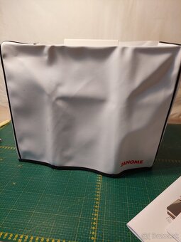 Coverlock Janome 2000 CPX + lemovač zakladač - 8