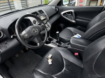 TOYOTA RAV4 2.0VVT-i 4WD BENZÍN - 8