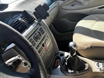 Citroen C5 2.0i 16V - 8