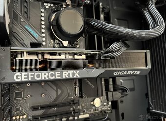 Ryzen 9 9950X\32GB\RTX 4070\SSD\1000W Zdroj - 8