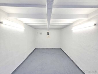 Veľmi pekná garáž s el. / TOP stav /Jakobyho / CENTRUM - 8