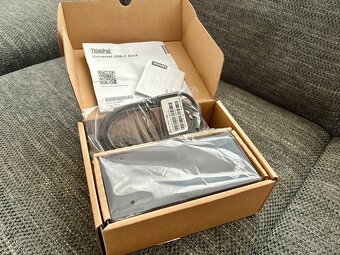 Lenovo ThinkPad Universal USB-C Dock - 8