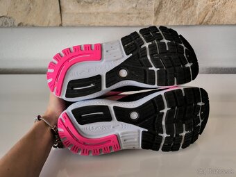 BROOKS GHOST 16 Pôvodná cena: 149,90EUR Bežecké Tenisky - 8