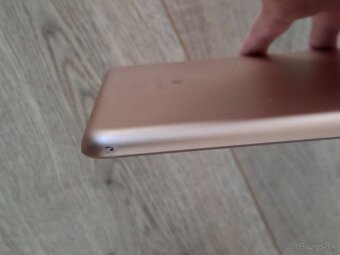 iPad 7 32GB Wifi+Cellular(SIM karta) - batéria 90% - 8