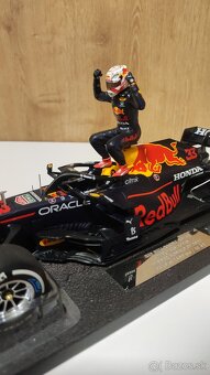 Max Verstappen 1:18 s figurkou - víťaz Monaco - 8