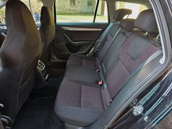 Škoda Octavia Combi 2.0 TDI M6 Sport - 8