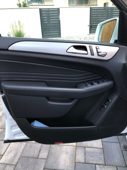 Mercedes GLE 350d AMG Line rok 2018, 93000km Full LED - 8