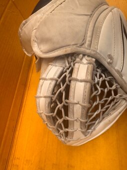 LAPAČKA A VYRÁŽEČKA BAUER VAPOR HYPERLITE 2 - 8