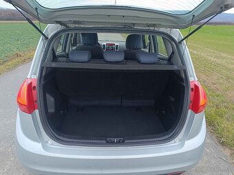 Kia VENGA,1.4 benzín,134tis. km,dobré auto s vyšším posedom - 8