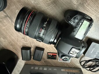 Canon EOS 5D MarkIII - Objektiv Canon EF 24-70mm 1:2.8 - 8