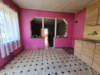 Malé Straciny - rodinný dom - 8