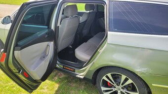 Predám passat B6 4x4 diesel 2,0 103kw. Rok 2006 - 8
