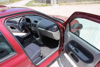 Renault Clio 1,2 i 16V - 8
