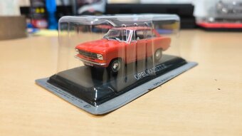 Kultovní auta ČSSR + Legendární automobily minulé éry v 1:43 - 8