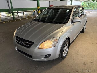 KIA Ceed 1.4 benzín 2008 automat - 8