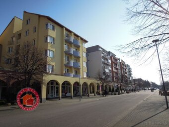 45 m2 OBCHODNÝ PRIESTOR V SENCI, pešia zóna - 8