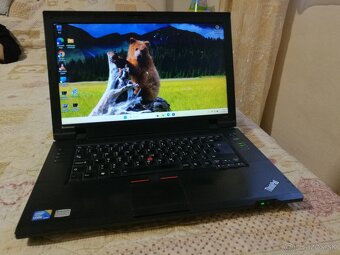 Lenovo. i3 4x2,4 GHz. SSD 128 GB. 15,6“. 8GB. Nová baterka. - 8